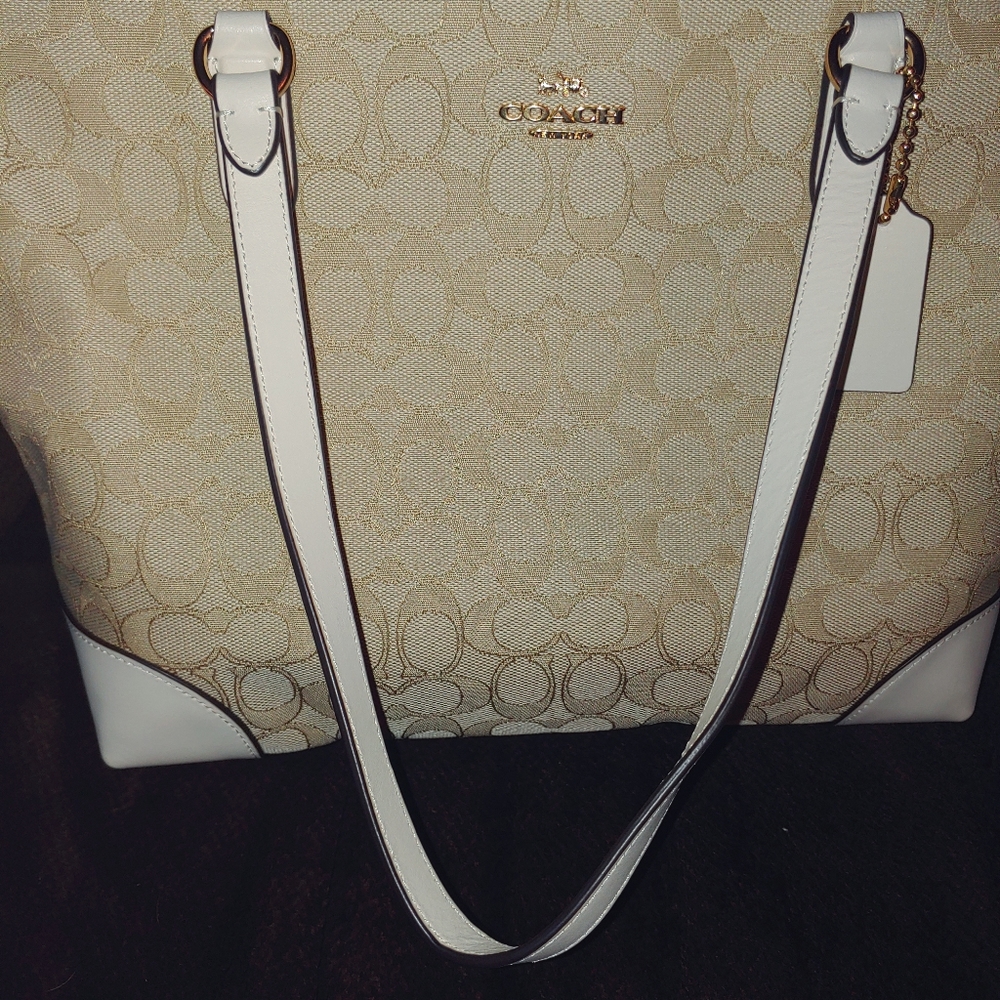 Nwt Coach signature zip tote